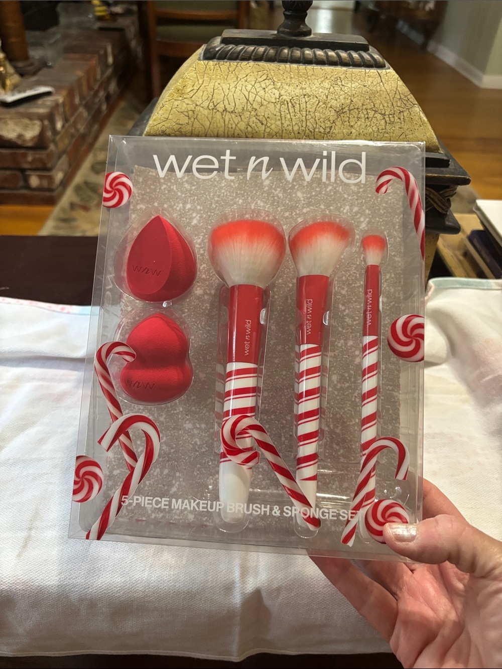 Wet n Wild 5 piece makeup set never opened